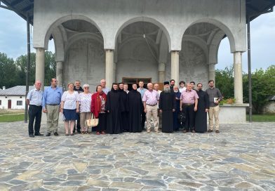 Simpozion și ceremonii militare și religioase la Mânăstirea Dintr-un Lemn