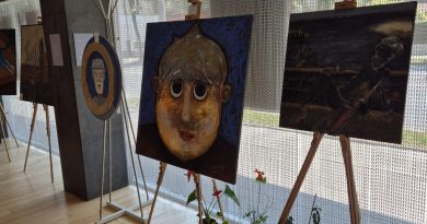 Expoziție marca Levente Csatlós și „ÎNGERII DE LÂNGĂ NOI”